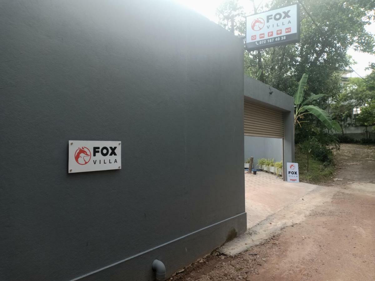 Fox Villa Wattala Exteriör bild