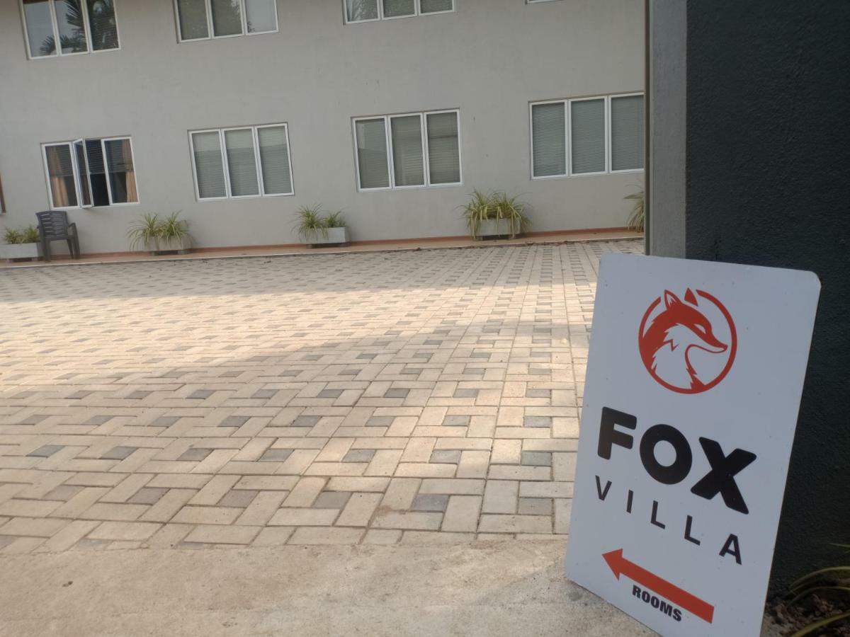 Fox Villa Wattala Exteriör bild