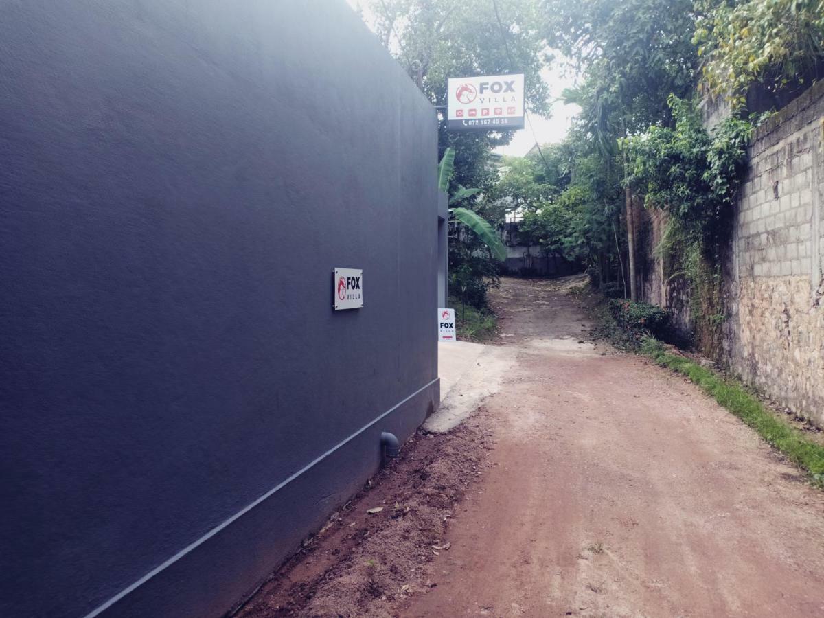 Fox Villa Wattala Exteriör bild